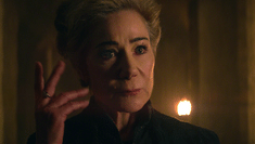 ZOË WANAMAKER as BAGHRA in SHADOW AND BONE Cr. COURTESY OF NETFLIX © 2021